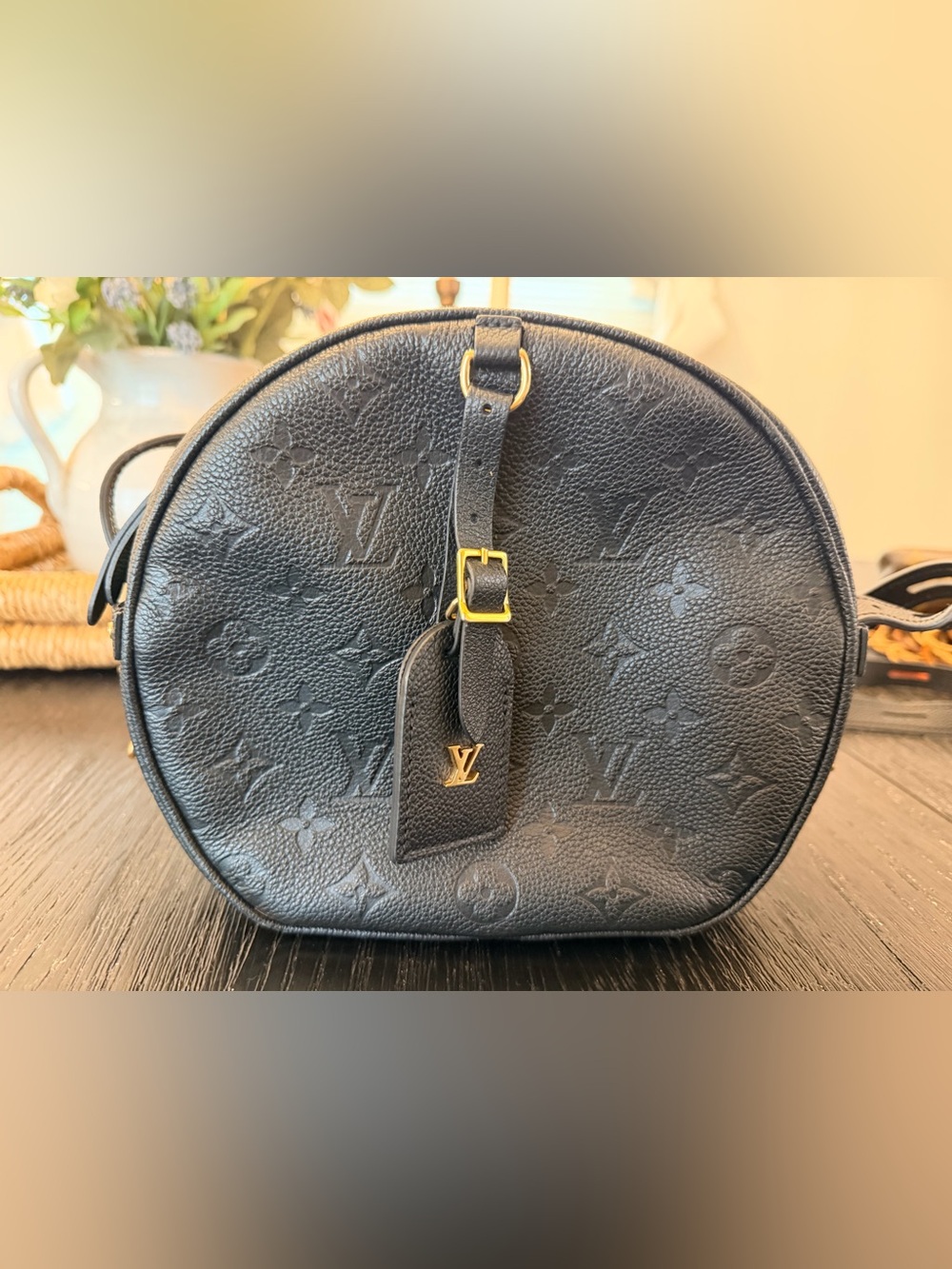 LV Cross Body Empreinte Boite Chapeau Souple MM Black